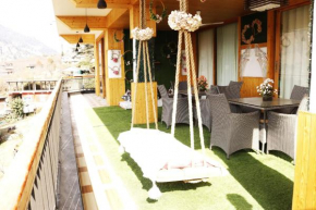 Majestic Cedar Villa